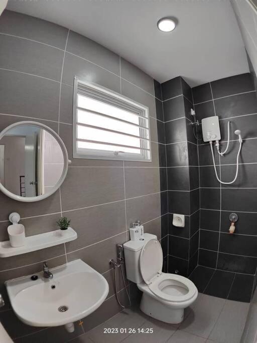 Prima Guest House - Puncak Alam Homestay Mus-Lim Friendly Bandar Puncak Alam Екстериор снимка
