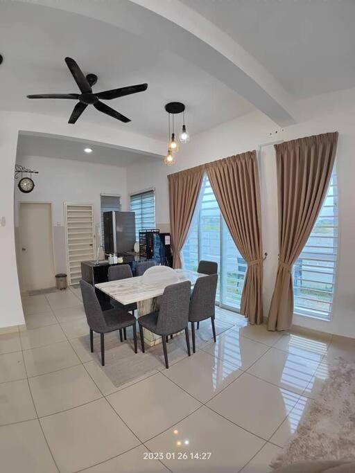 Prima Guest House - Puncak Alam Homestay Mus-Lim Friendly Bandar Puncak Alam Екстериор снимка